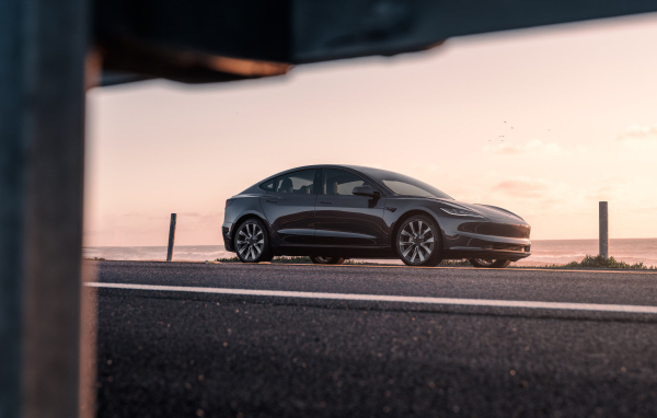 Новый автомобиль Tesla Model 3 2024  года