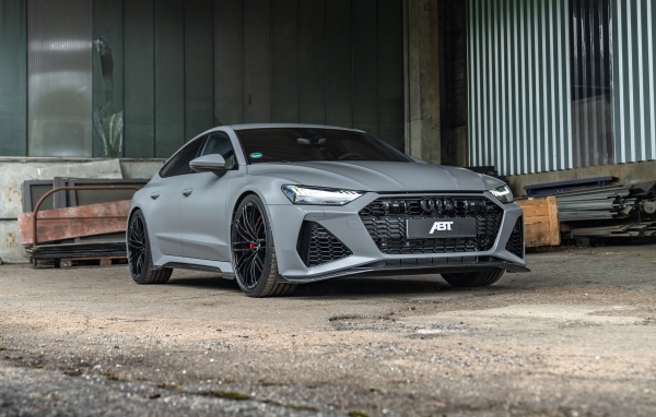 Автомобиль ABT RS7-S 2024 года в гараже