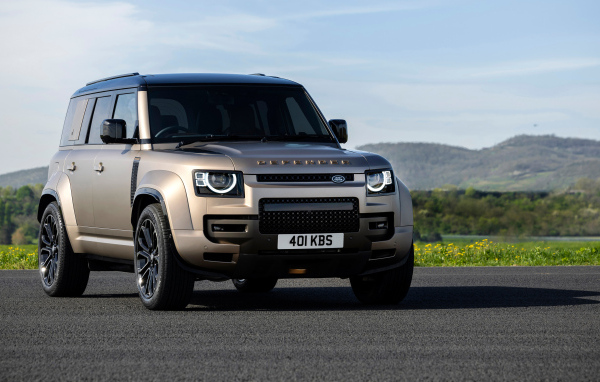 Автомобиль Defender OCTA 2024 года
