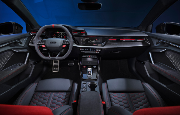 Салон автомобиля Audi RS 3 Sedan 2024 года