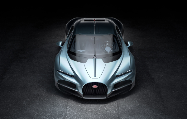 Вид сверху на автомобиль Bugatti Tourbillon 2024 года