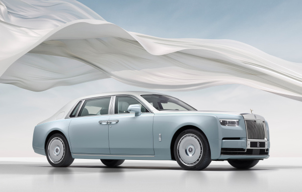 Автомобиль Rolls-Royce Phantom Scintilla 2025 года
