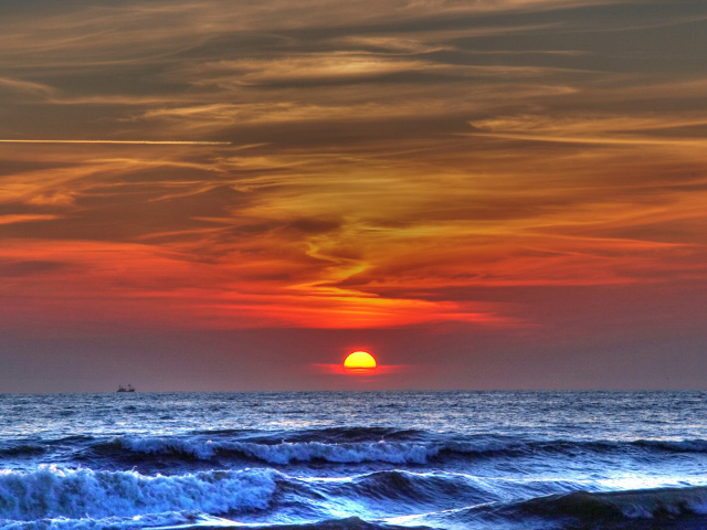 Закат на море