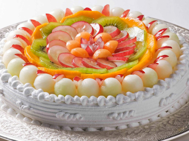 Воздушный торт с фруктами