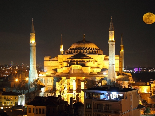 Собор Святой Софии в Турции ночью