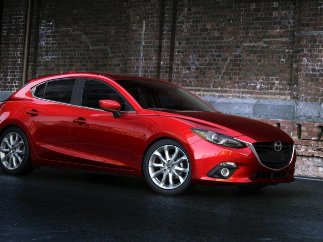Тест драйв автомобиля Mazda 3 2014