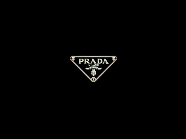 Итальянский производитель одежды Prada