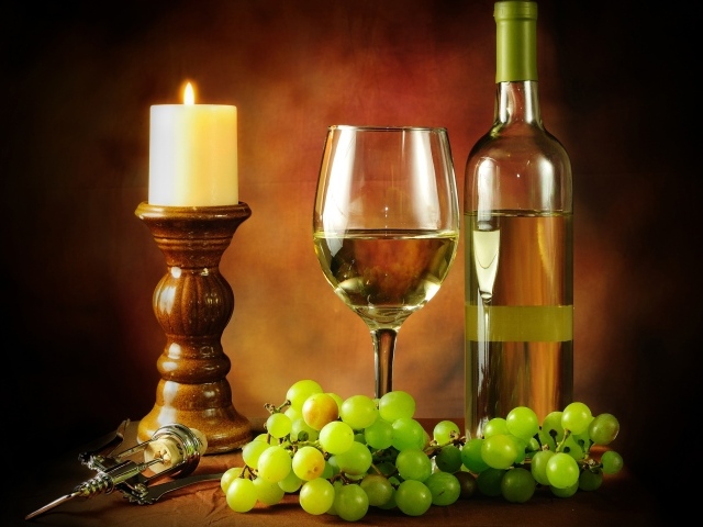 Свеча и белое вино