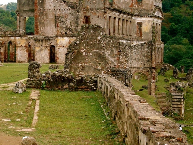 Знаменитые руины в Гаити