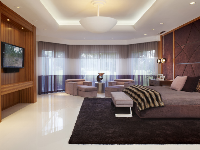 Большая просторная спальня