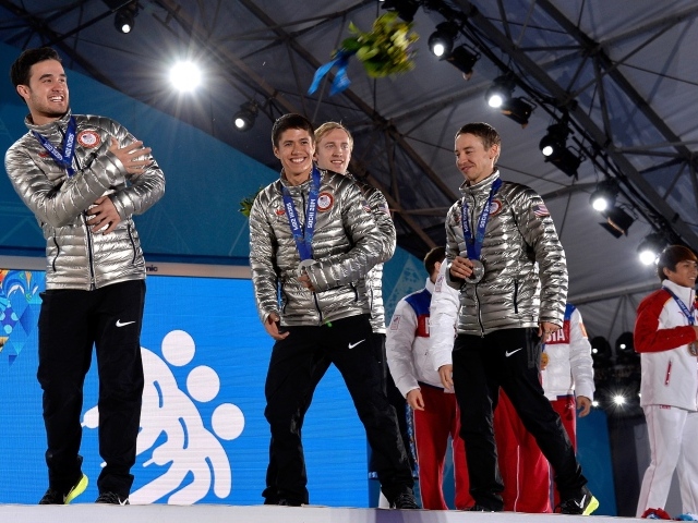 Обладатель серебряной медали в дисциплине шорт-трек Джордан Мэлоун на олимпиаде в Сочи
