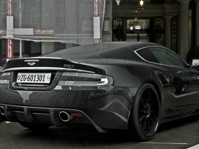 Фантастический Aston Martin DBS Mansory
