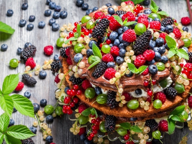 Luxury cake with berries