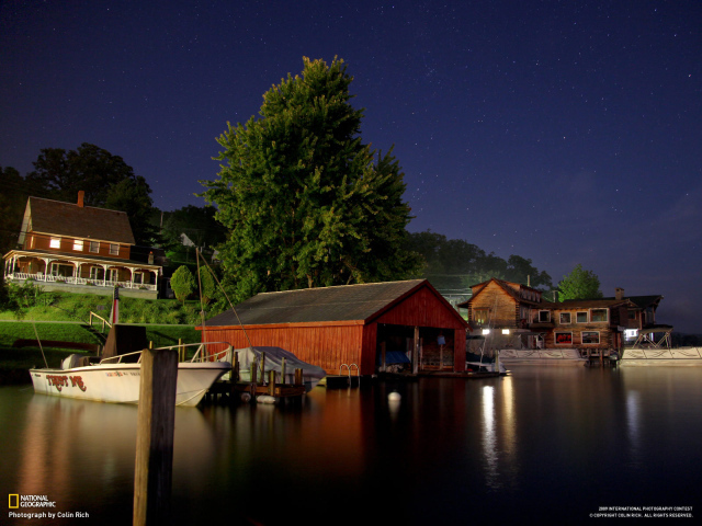 	   The boat pier at night