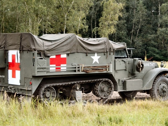 Медицинский военный автомобиль