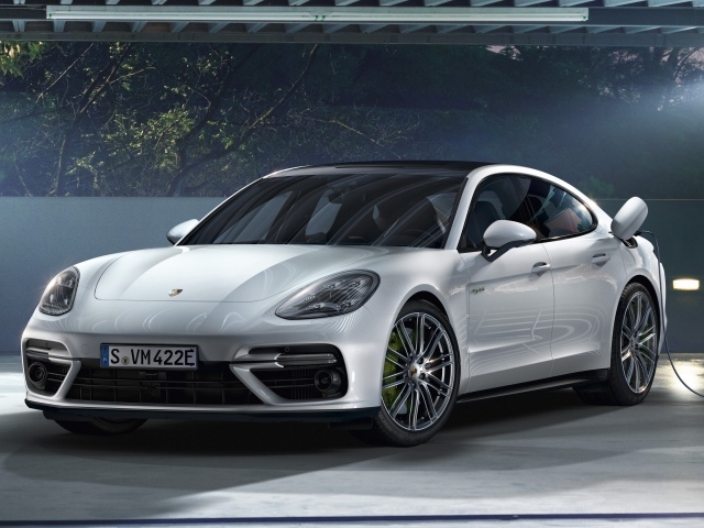 White new car Porsche Panamera Turbo S E-Hybrid, 2018