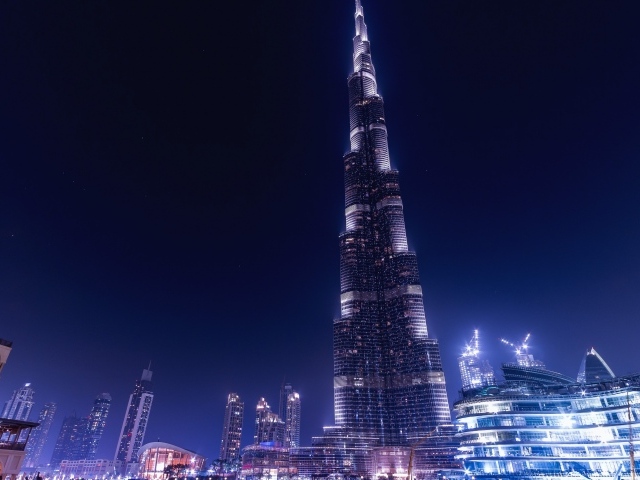 Ночной небоскреб Бурдж-Халифа, Дубай. ОАЭ