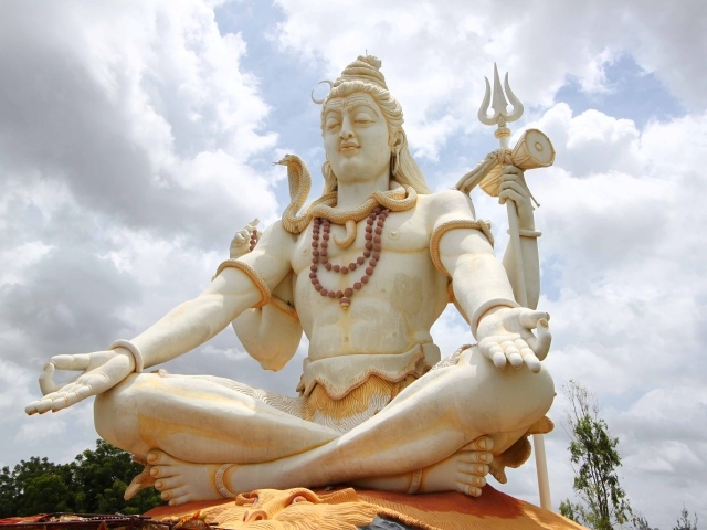 Big beautiful statue of Shiva