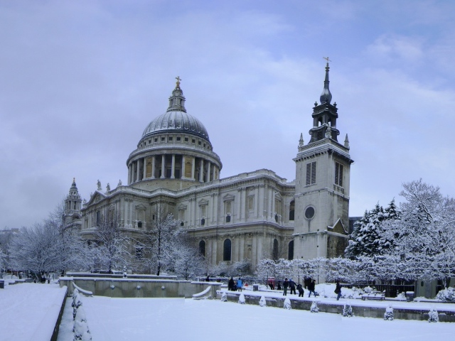 Собор Святого Павла в Лондоне зимой, Англия