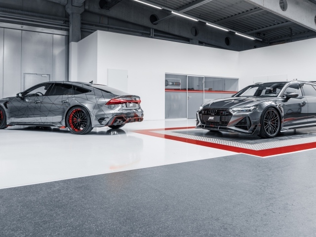 Два автомобиля ABT RS6-R 2020 года в гараже