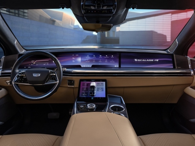 Салон автомобиля Cadillac Escalade IQ Sport 2025 года