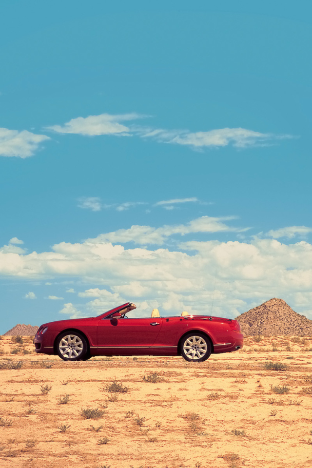 Красный Bentley