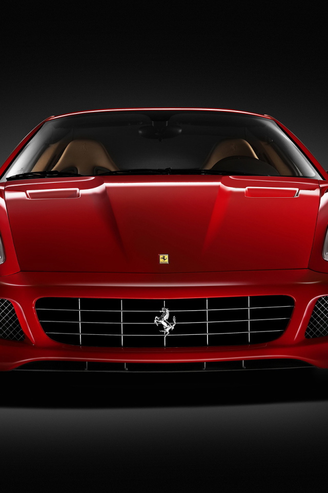 Спортивная авто Ferrari вид спереди