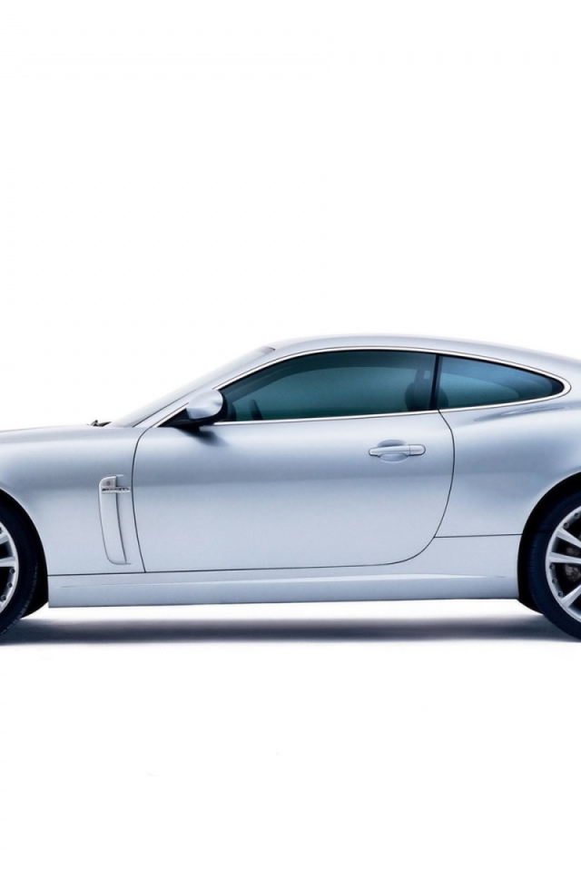 Быстрая тачка Jaguar