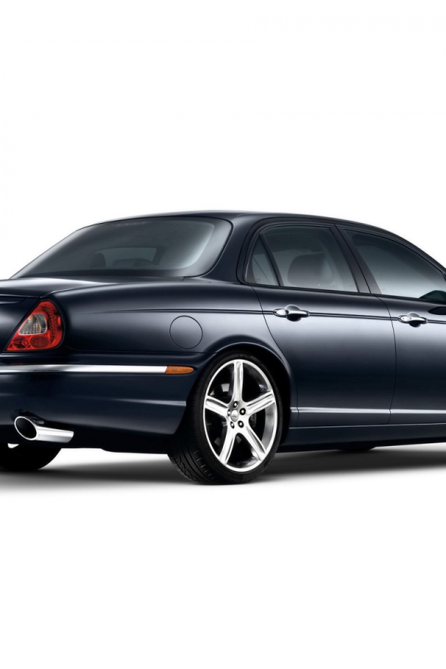 Jaguar XJR вид сзади