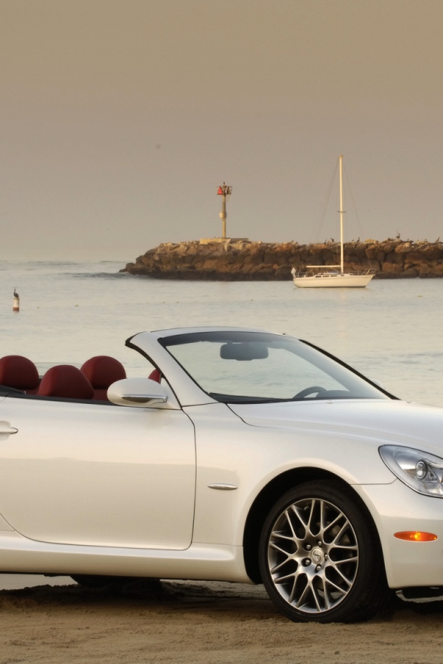 Белый Лексус 2007 года