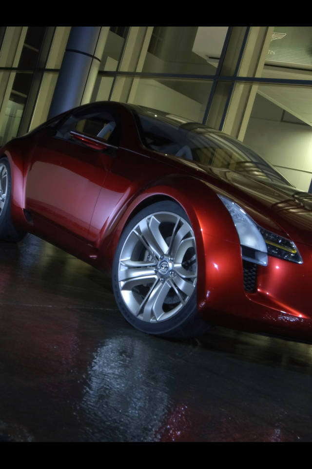 Красная Mazda Kabura