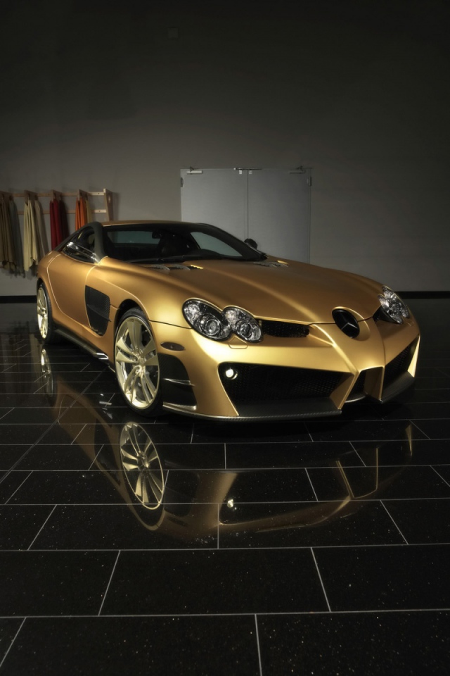 Золотистый Mercedes SLR