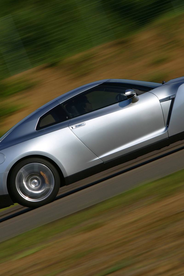 Nissan GT 2х местный автомобиль