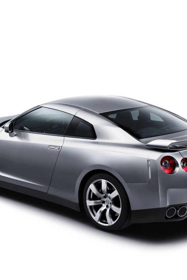 Nissan вид сзади