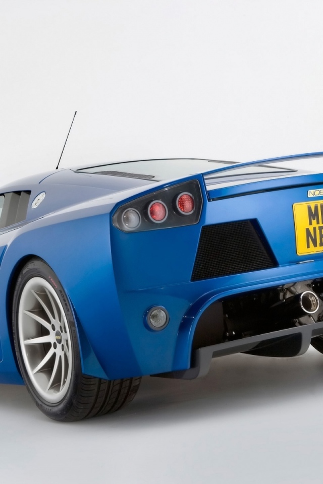 Спорткар Noble M15