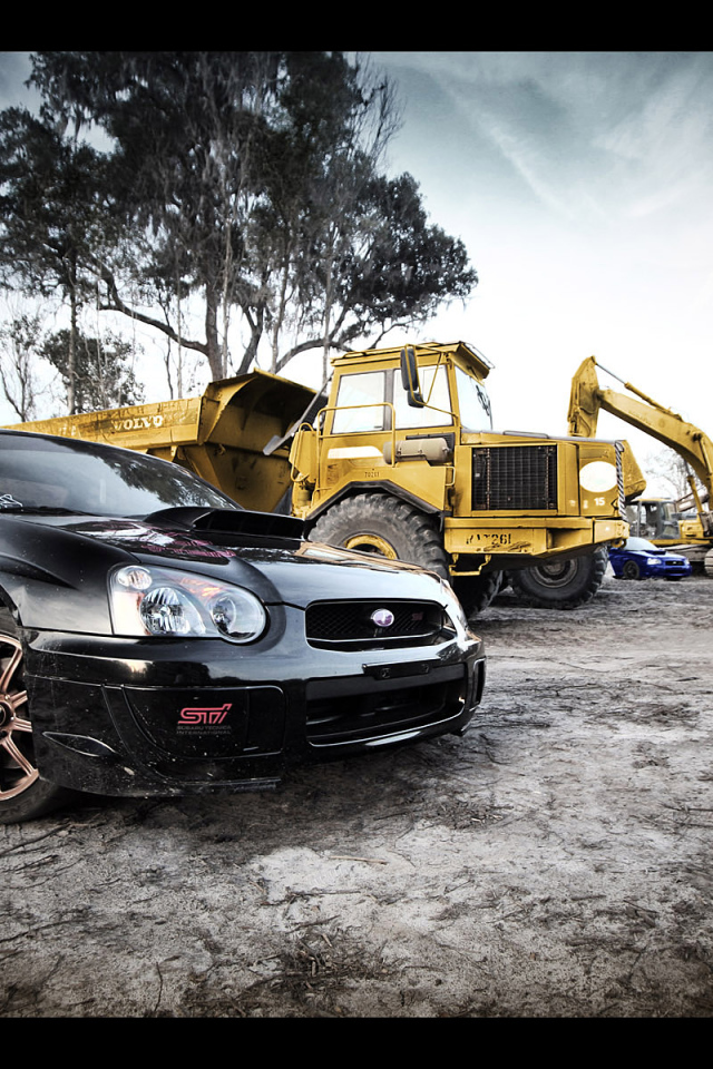 Черный автомобиль Subaru