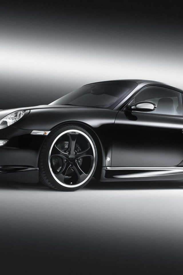 Черный Порше с черными литыми дисками