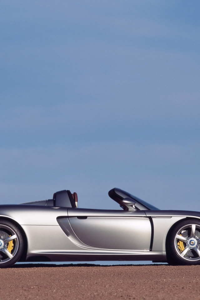 Серебрянный Порш Каррера