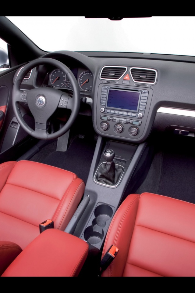 Салон автомобиля Volkswagen Eos