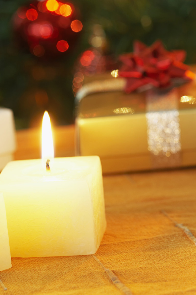 Под Рождественской елкой