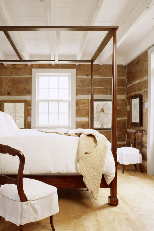 Уютная спальня в светлых тонах