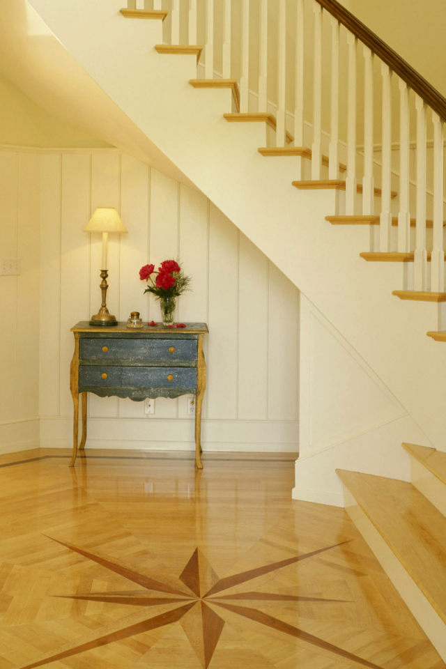 Комната с выходом на лестницу