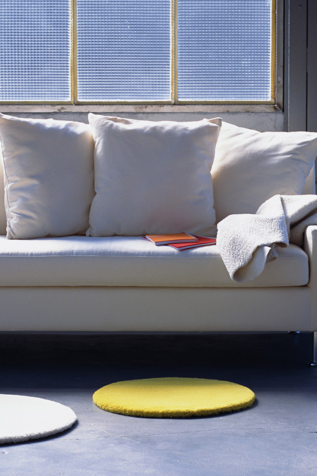 Небольшой диван