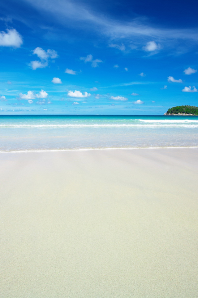 Красивый пляж