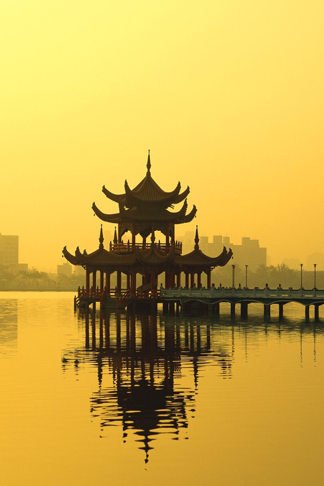 Озеро Лотоса / Каошунг / Тайвань