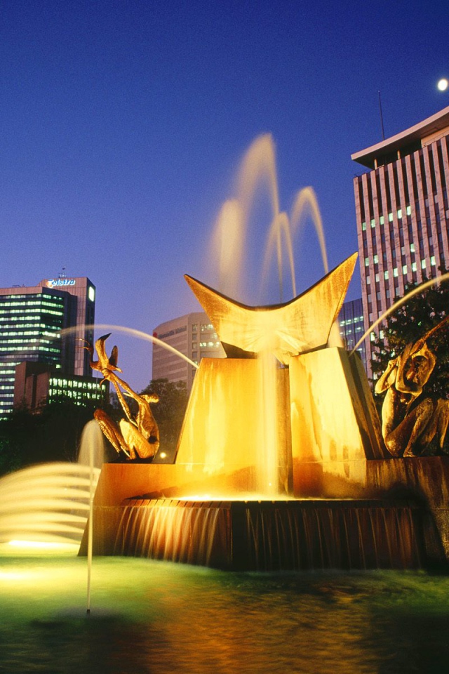 Victoria Square Fountain / Adelaide /  Australia