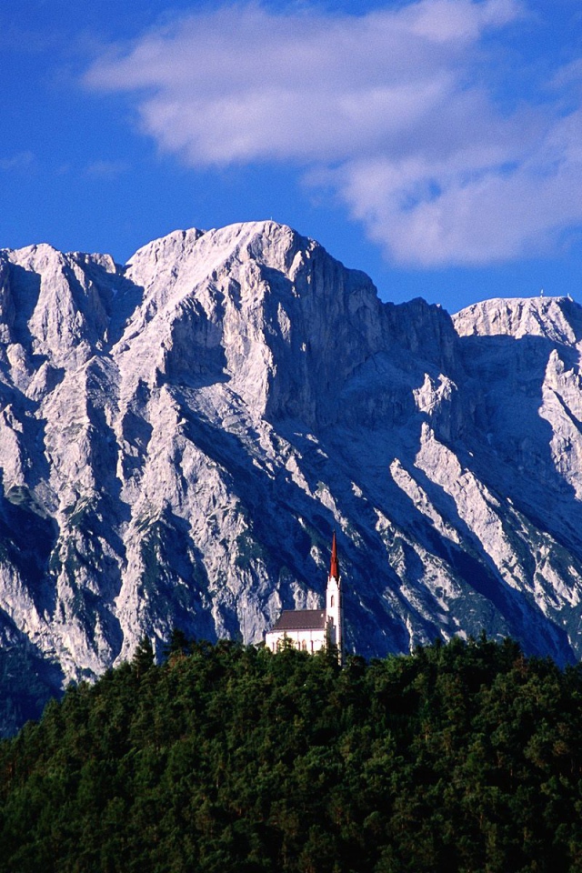 Церковь и гора Griesspitzen, Тироль