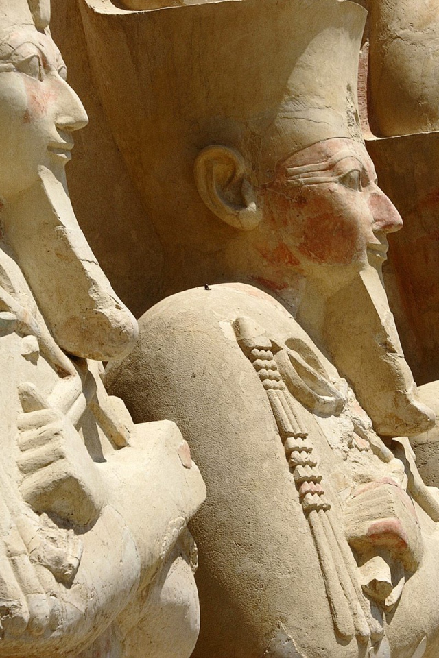 Древние статуи