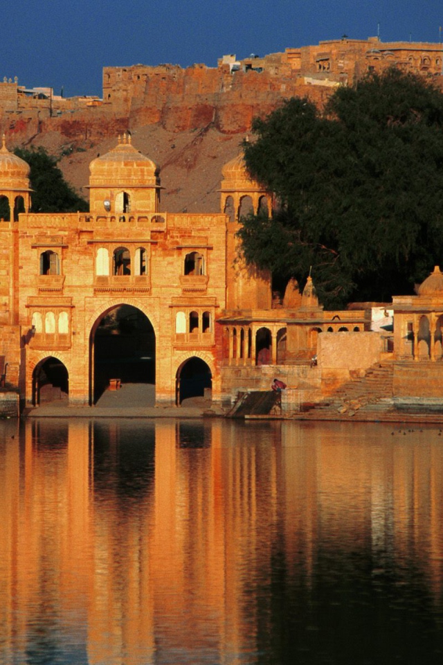 Храм Гади Сагар