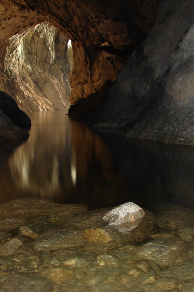 Румынская пещера